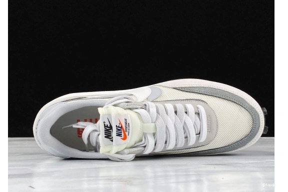 Summit Waffle Nike  White LD BV0073-100 Sacai 0714